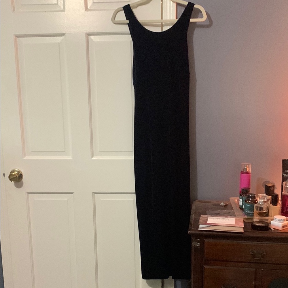 Elegant Black Sleeveless Dress